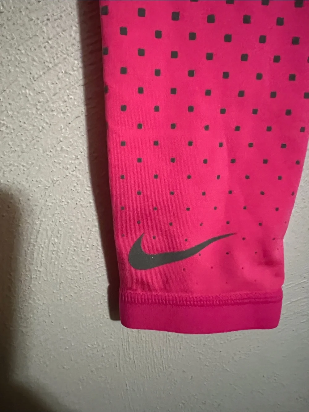NIKE Dri-Fit 360 Compression Running Athletic Training Sleeves Pink Grey Sz L/XL